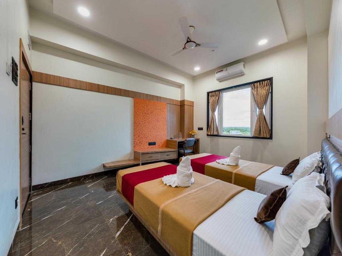 Hotel Chandradeep Regency Dhule Dış mekan fotoğraf