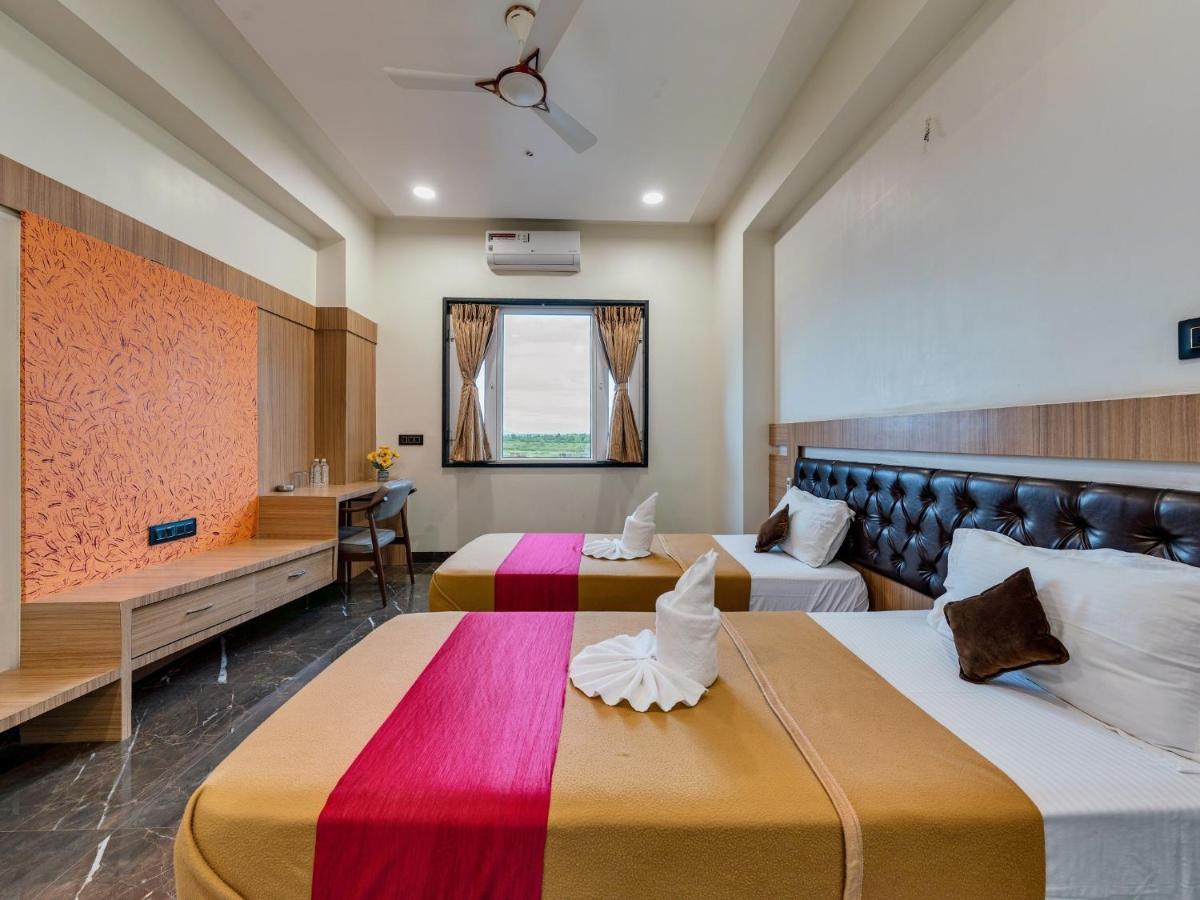 Hotel Chandradeep Regency Dhule Dış mekan fotoğraf